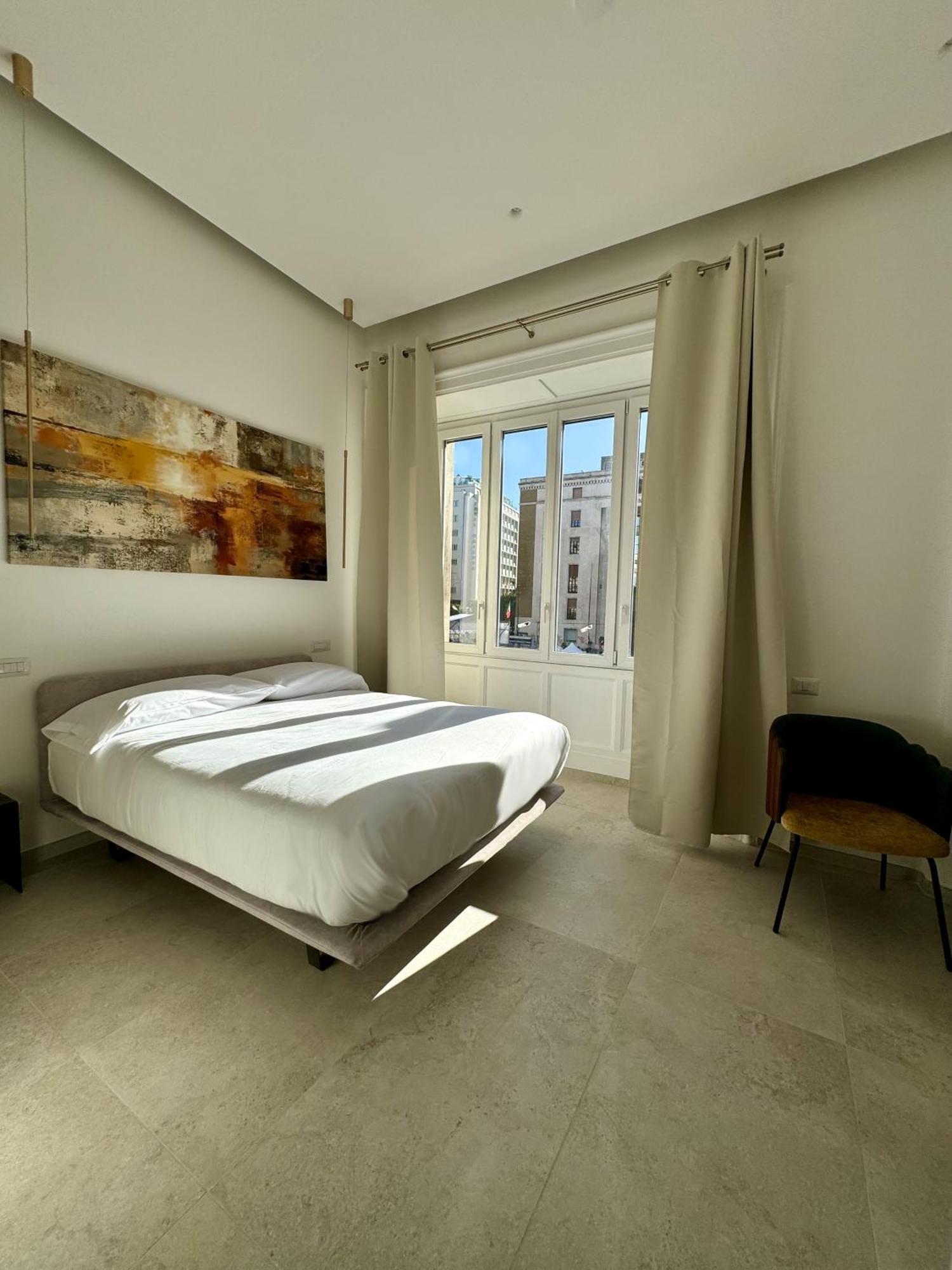 Affittacamere Anno13suites Napoli